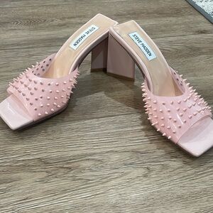 Brand new Steve Madden pink studded mules
